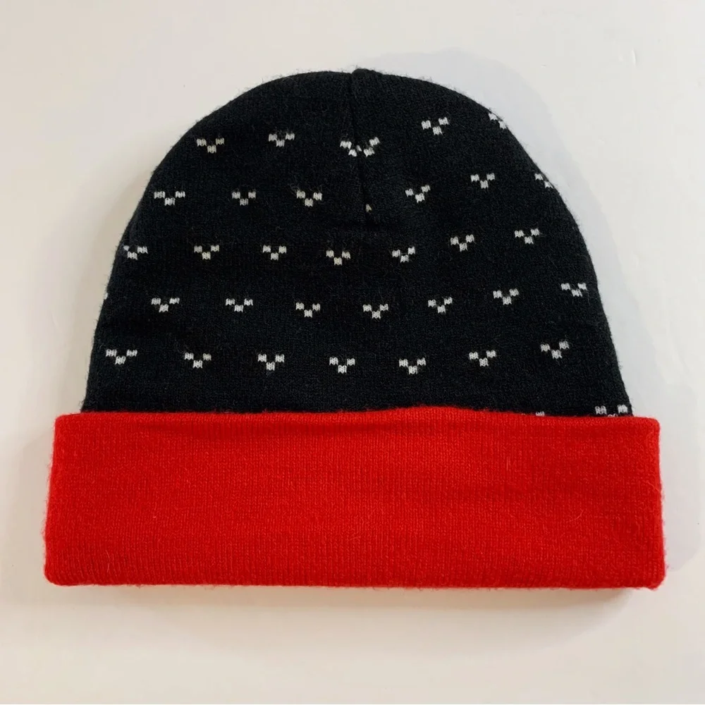 Mistletoe Kiss Me Beanie